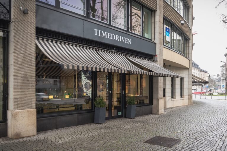 Aussenansicht TIMEDRIVEN Luxusuhrengeschäft 2
