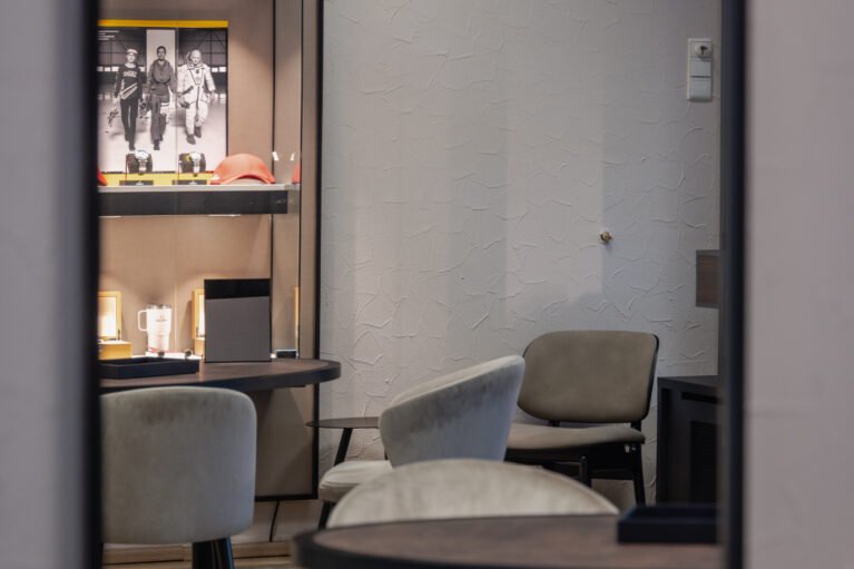 Innenansicht Detailbilder TIMEDRIVEN Luxusuhrengeschäft (2)