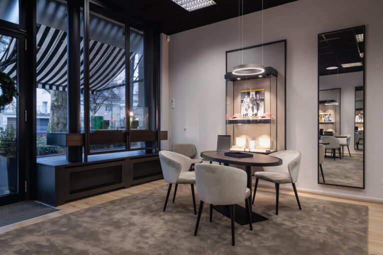 Innenansicht TIMEDRIVEN Luxusuhrengeschäft (5)
