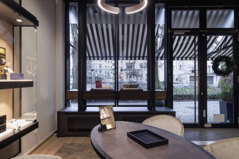 Innenansicht TIMEDRIVEN Luxusuhrengeschäft (6)