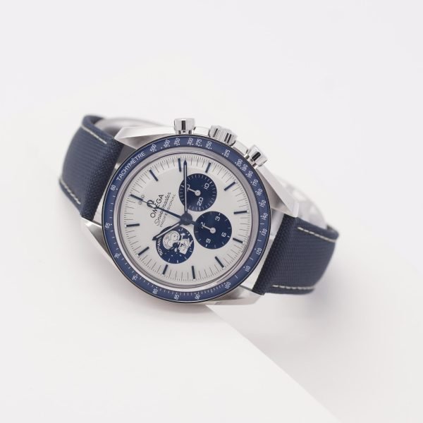 Omega Speedmaster Snoopy 310.32.42.50.02.001